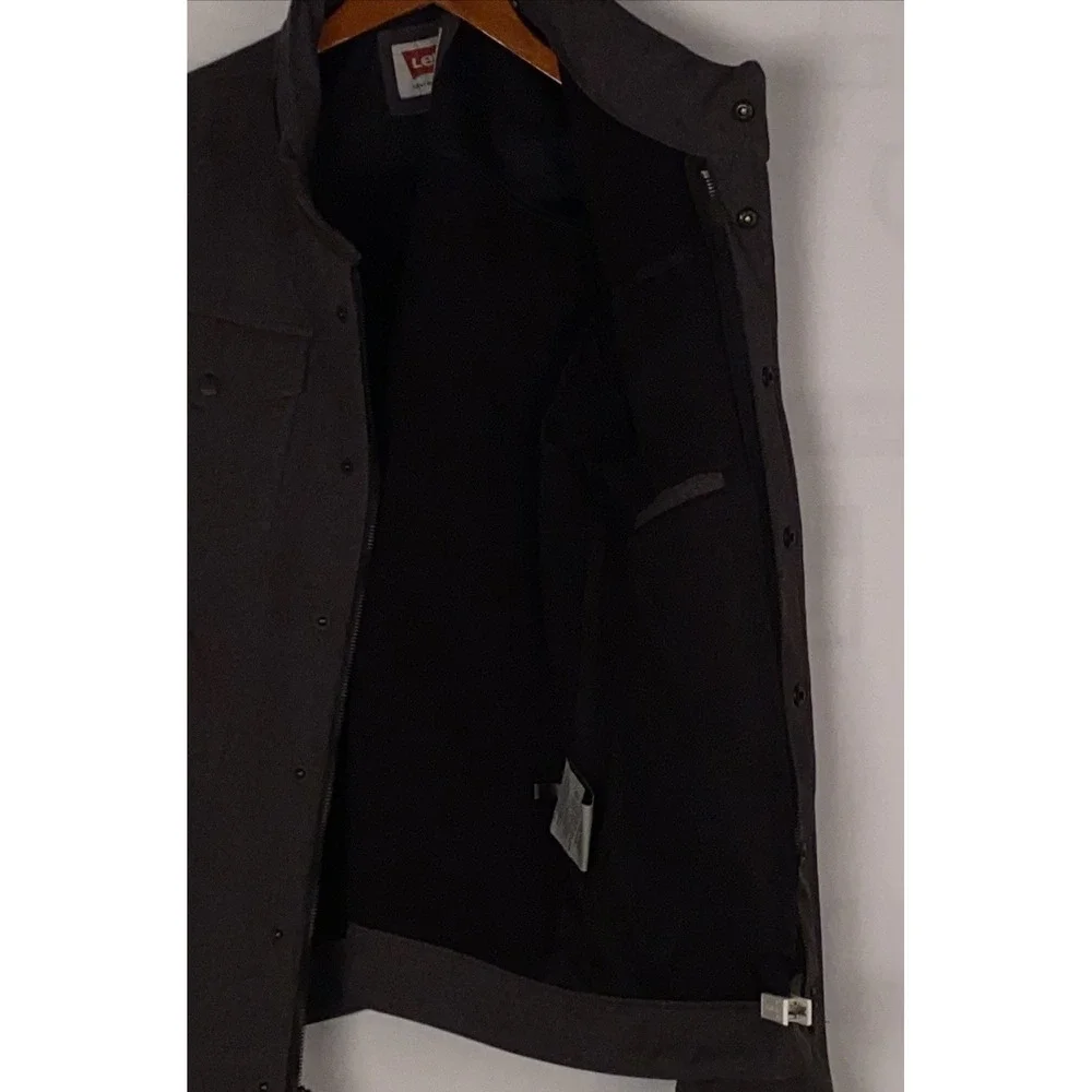 Levis levi mens